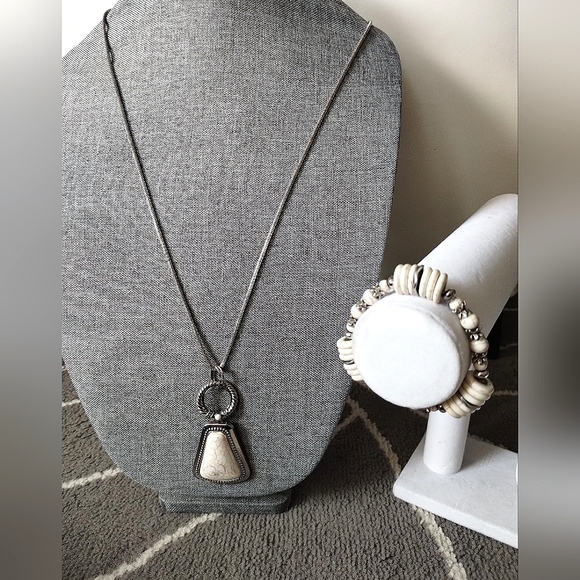 Long Marbled Necklace and Bracelet Set - Picture 13 of 14